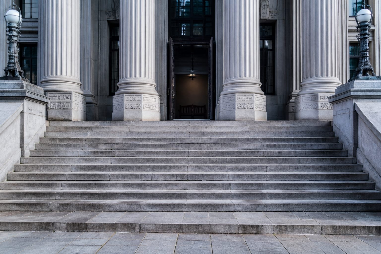 Ethics expert weighs DOJ complaint against Minnesota judges